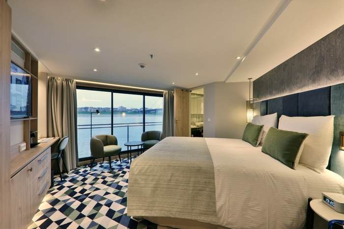 Viva Cruises Viva One - Junior Suite 3.jpg